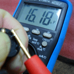 Medindo a capacitância do capacitor de filtro
